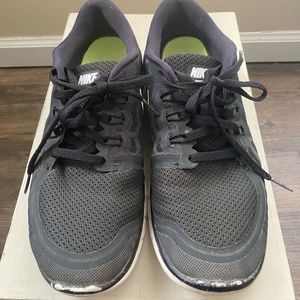 Nike Free 5.0 Black Sneaker- Unisex Youth Size 7Y